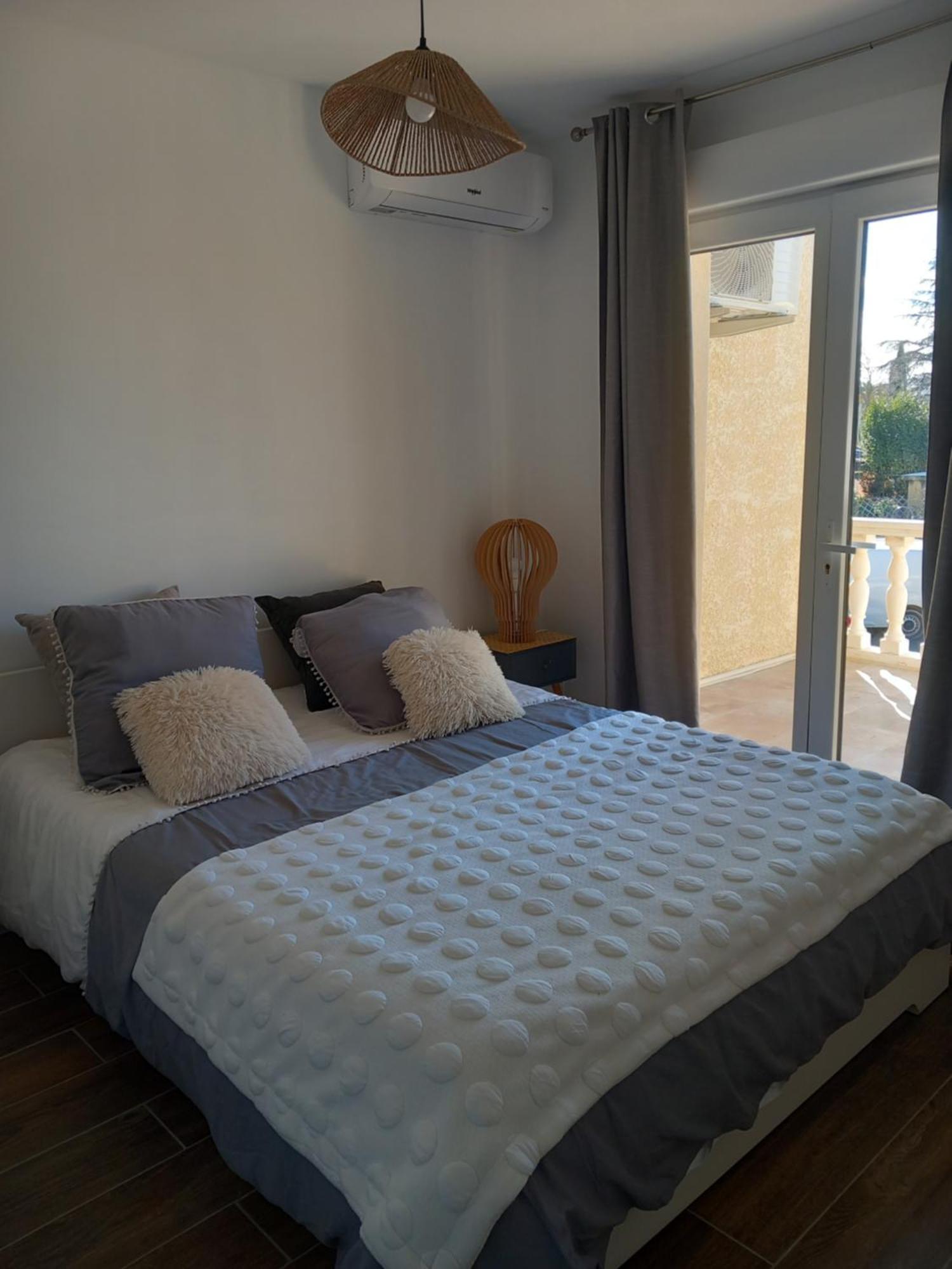 Appartement Independant Dans Une Villa Miramas Esterno foto